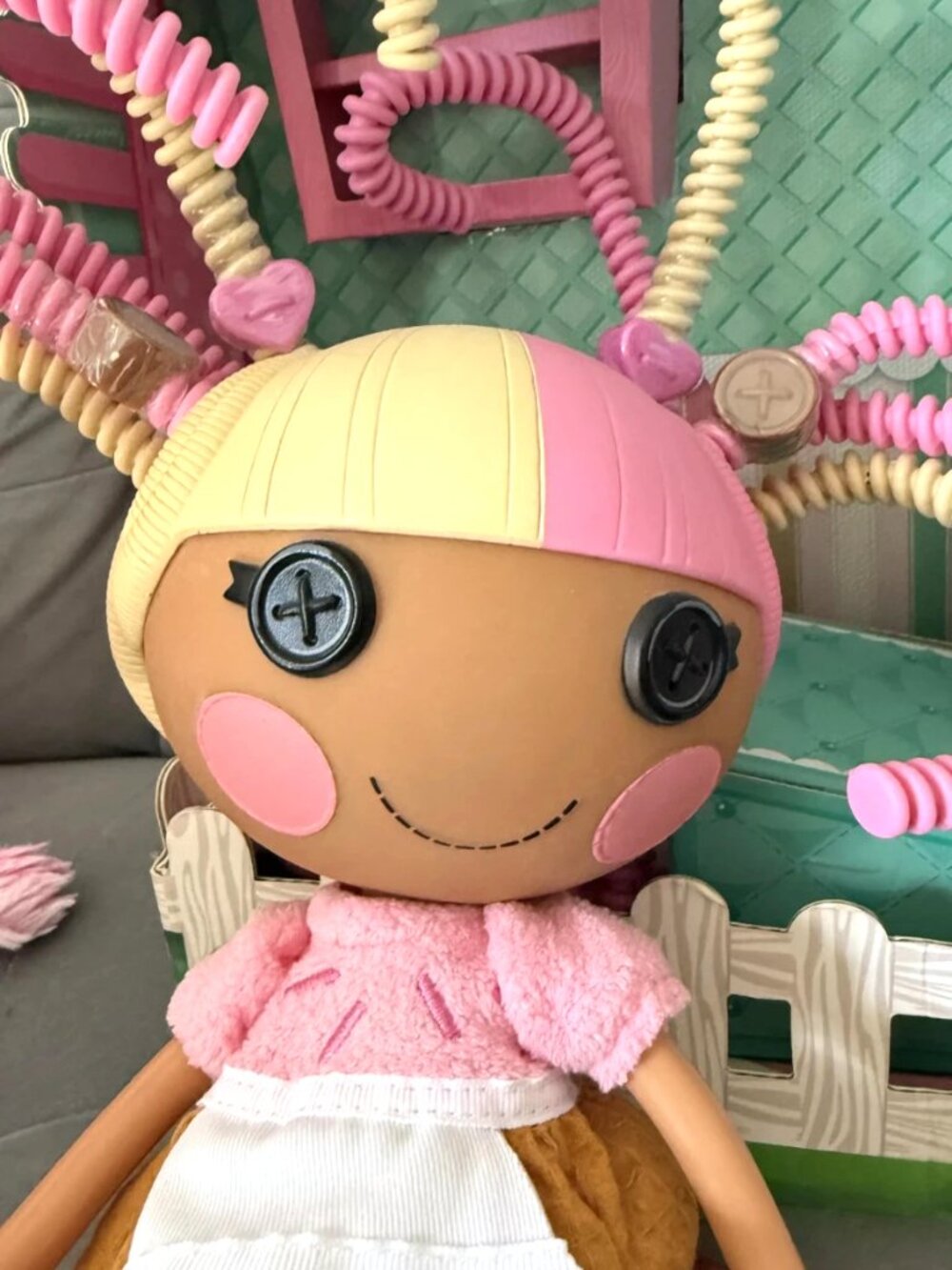 Lalaloopsy Doll Scoops Waffle Cone Silly Hair Pet Cat Toy 10th Anniversary Box - Picture 5 of 15